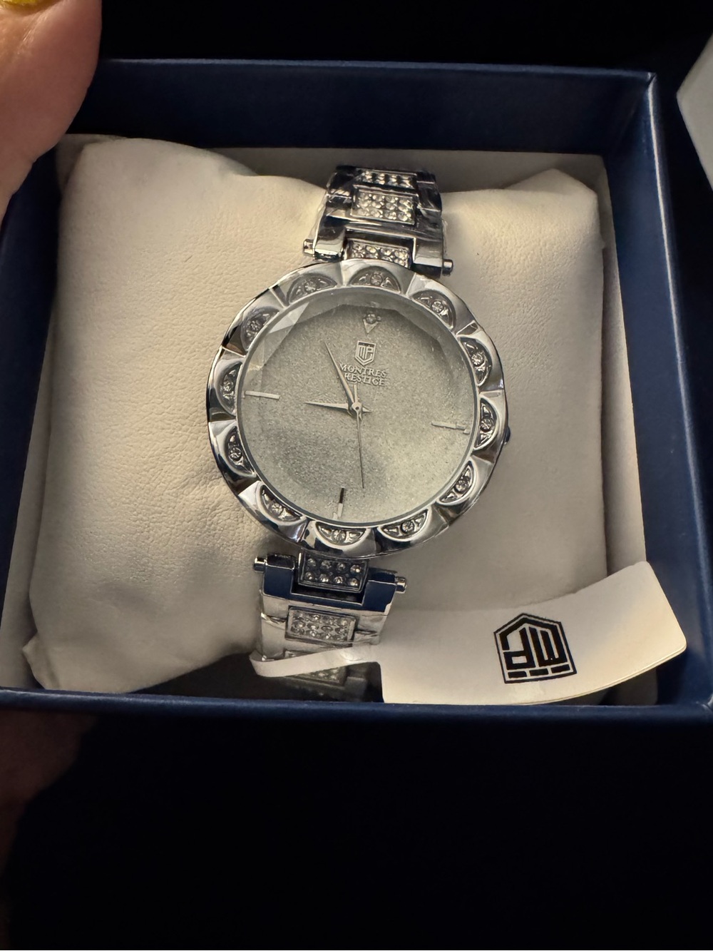 NEW in boxMontres Prestige X Invicta Womens Silver Flower Crystal Watch MPW0207